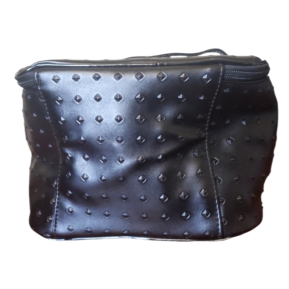 NWOT Modella Black Cosmetic Accessory Train Case in Quilted Geometric Design. - Picture 4 of 16